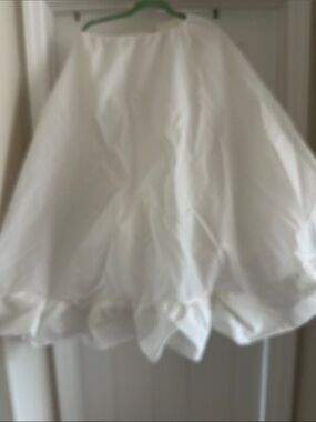 White Full Skirt / Petticoat wedding slip tulle